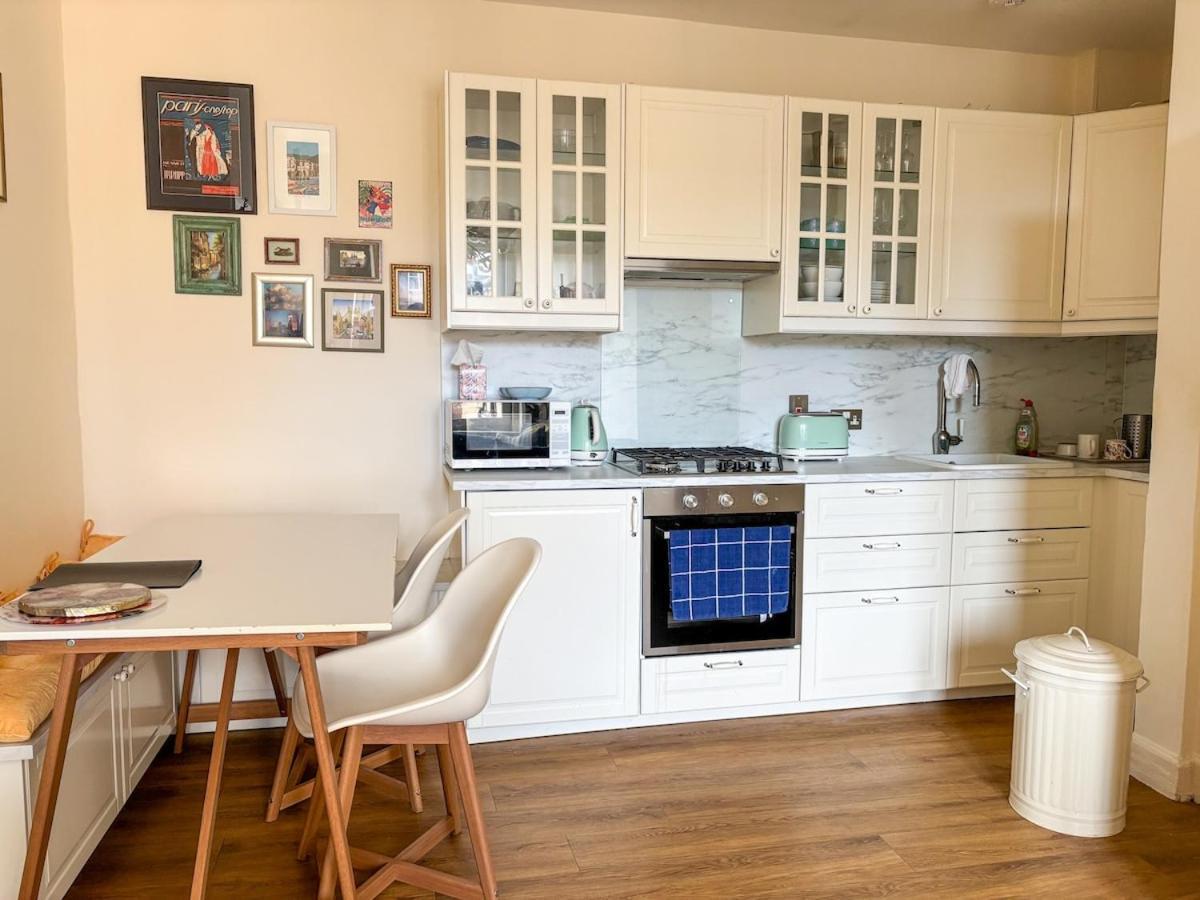 Bright Floor 2br In Morningside, Easy Centre Links, Close To And Royal Hospital *