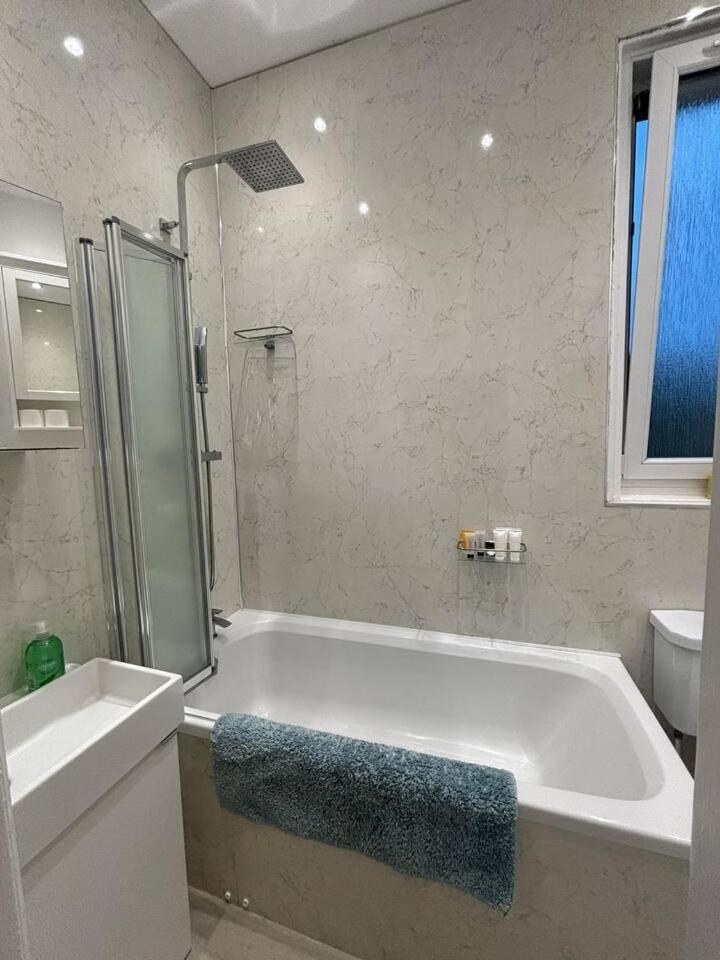 Apartment Bright Floor 2br In Morningside, Easy Centre Links, Close To And Royal Hospital Edinburgh